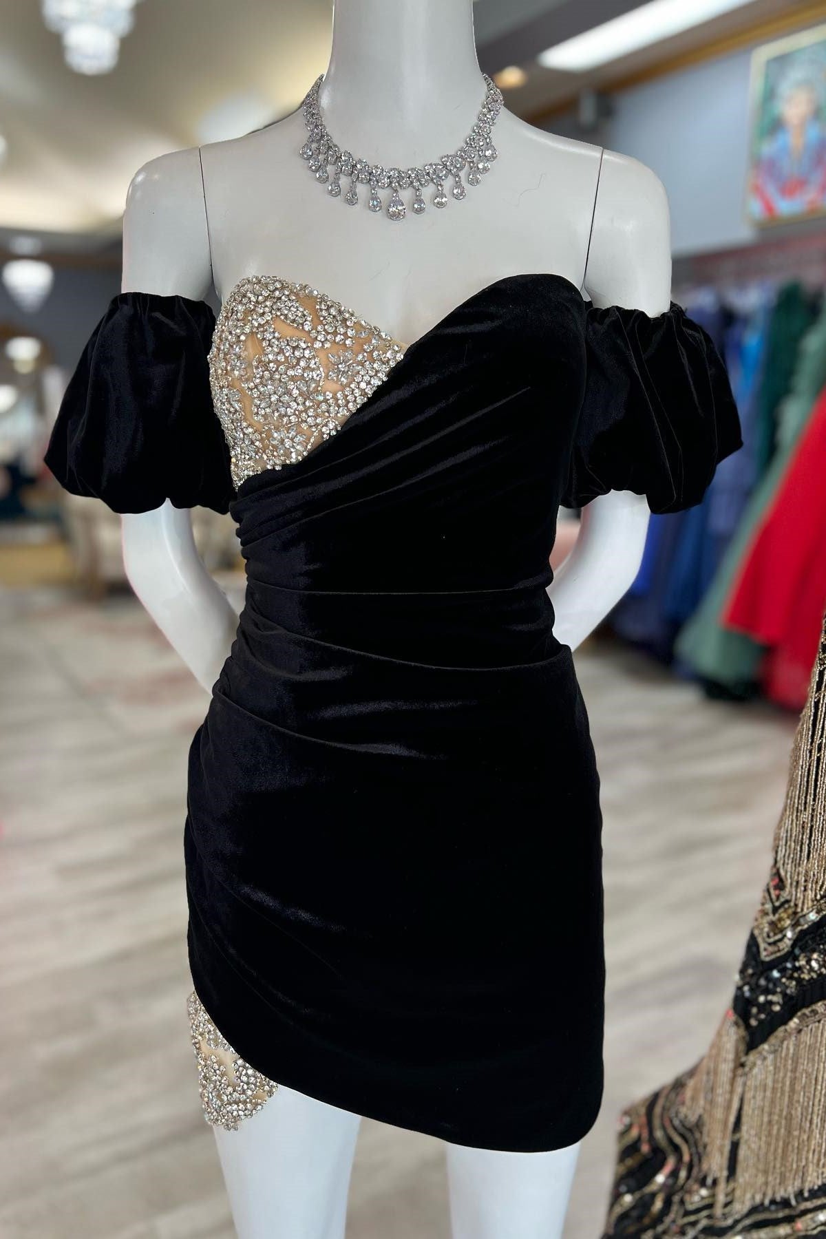Indie | Black Velvet Sweetheart Neck Beaded Short Cocktail Dress