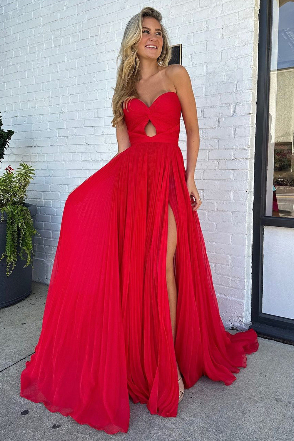 Elegant A-Line Sweetheart Red Chiffon Long Prom Dress with Slit