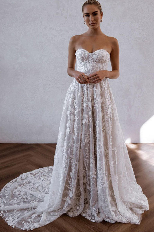 Classy A-Line Sweetheart Lace Applique Beach Wedding Dress