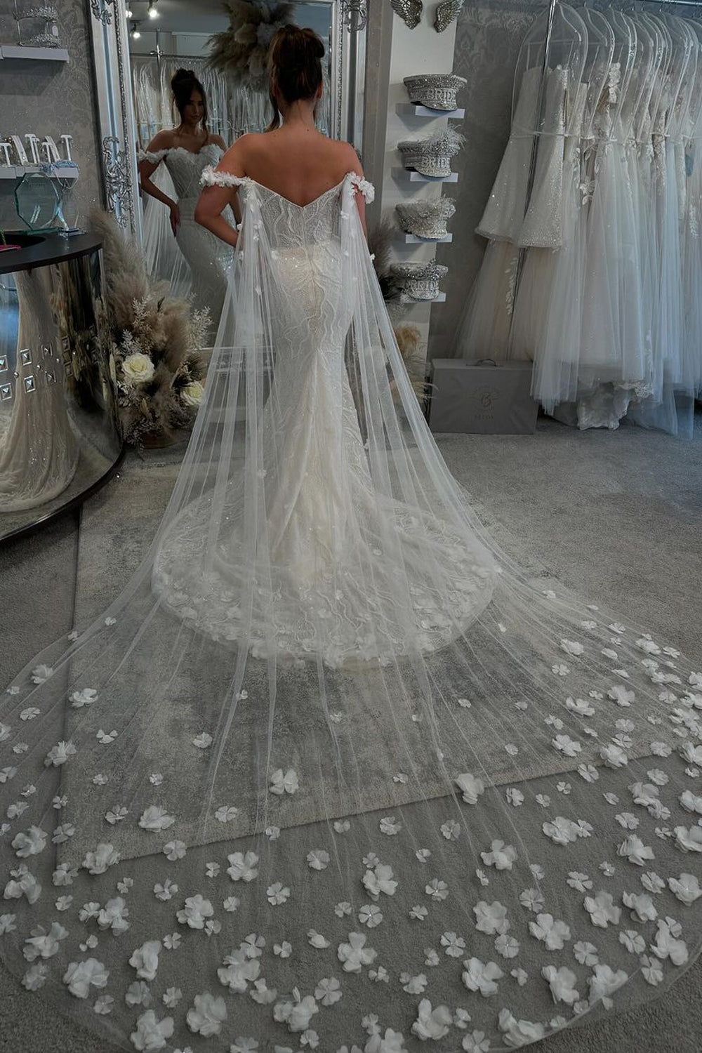 Graceful Mermaid Off-the-Shoulder Lace Bridal Gown