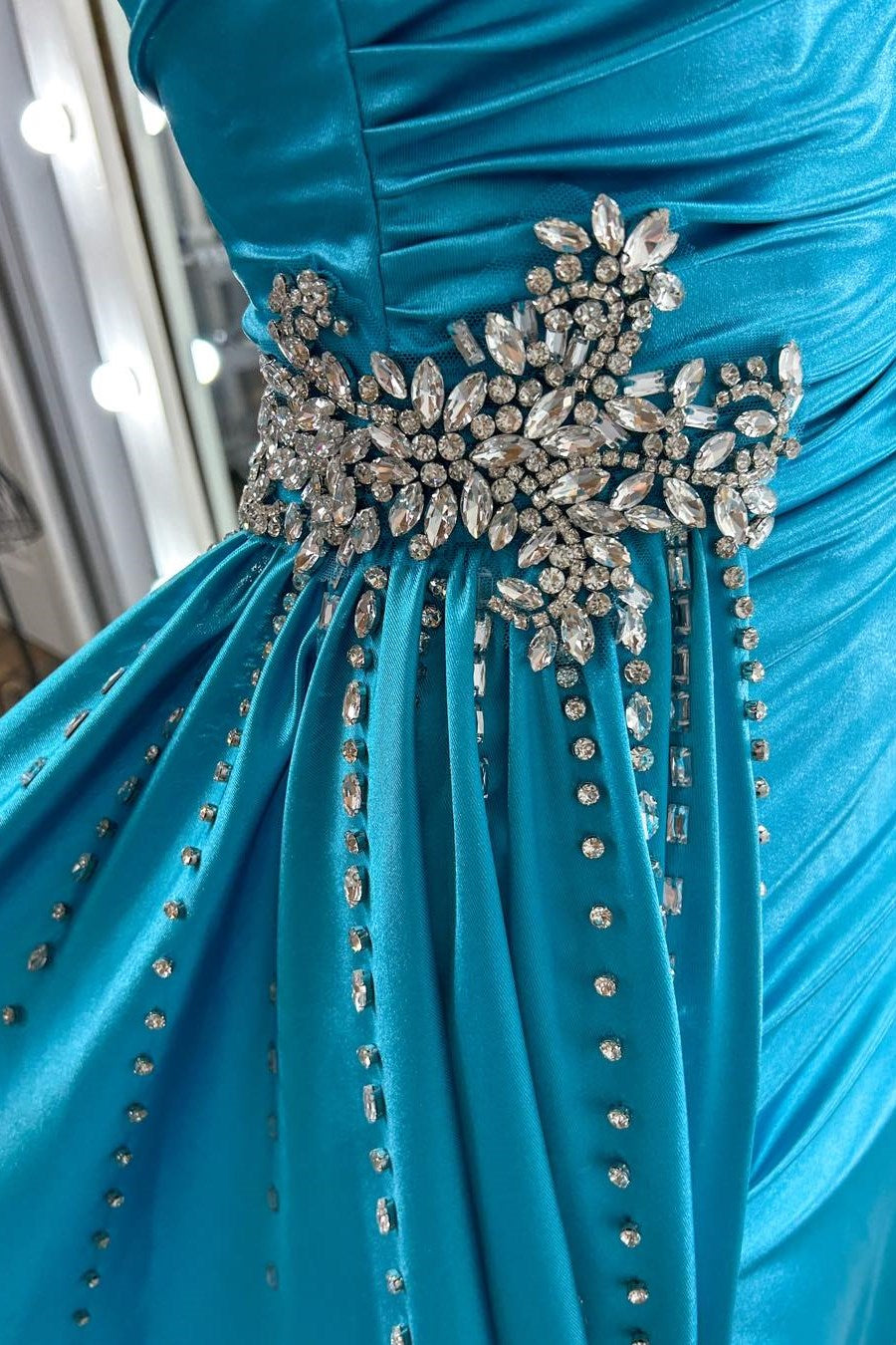 Charming Scoop Neck Teal Beaded Long Prom Dresses with Attached Train