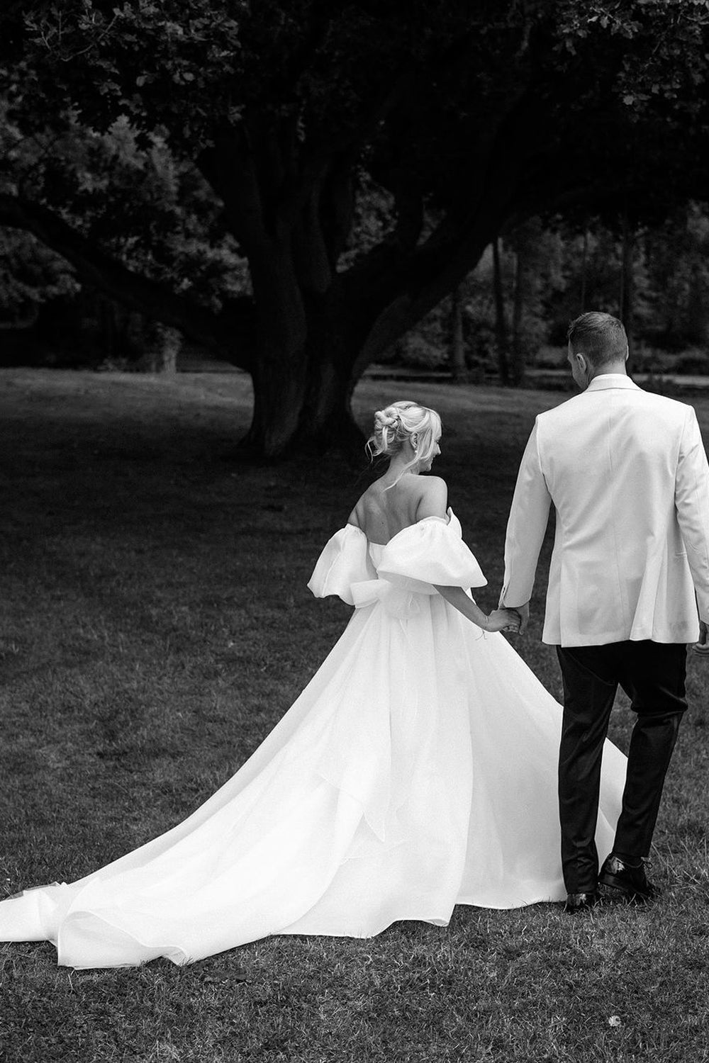 Fairy Ball Gown Off the Shoulder White Organza Tulle Bridal Dresses with Ruffled Sleeves