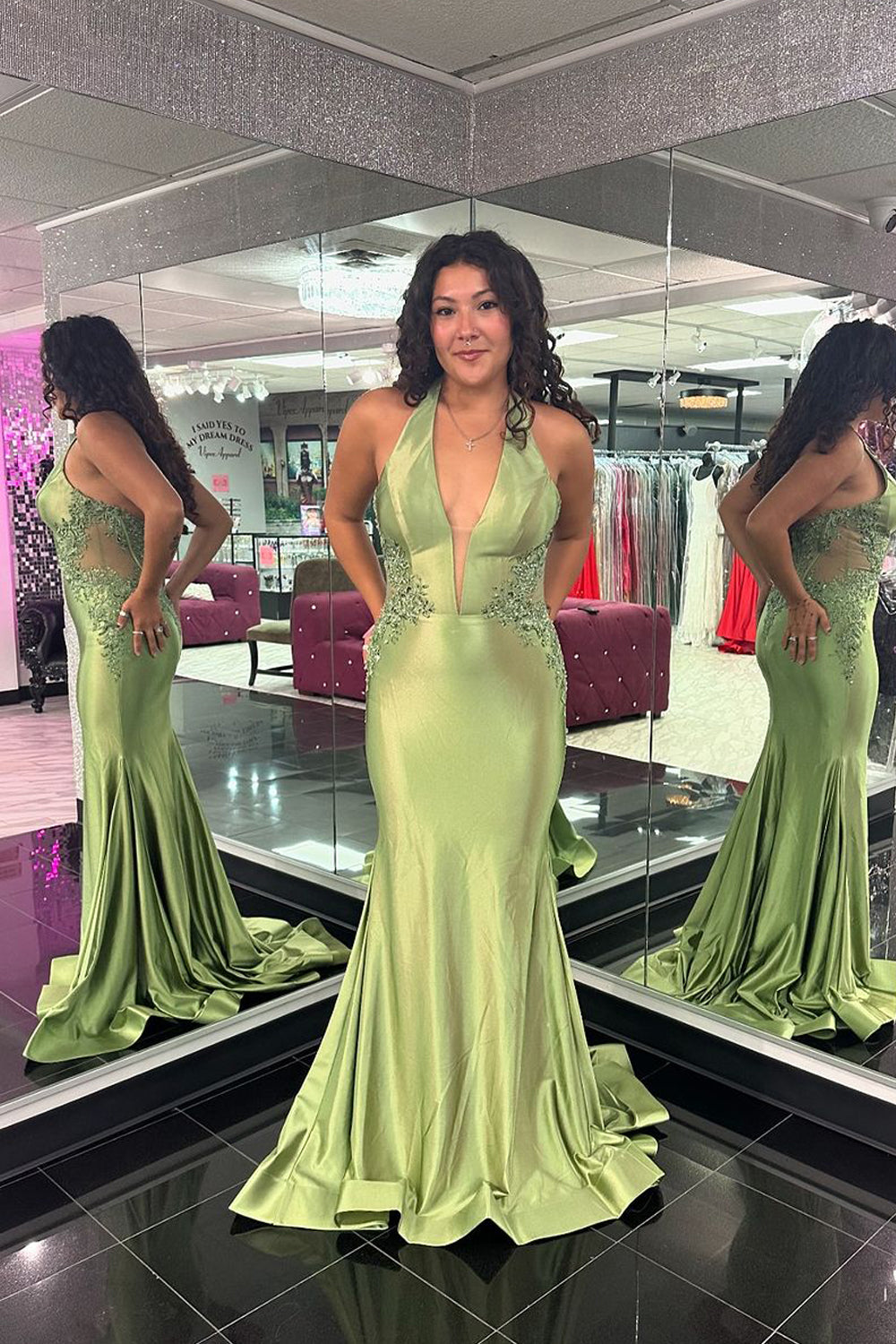 Charming Mermaid V-Neck Green Satin Long Prom Dress with Appliques