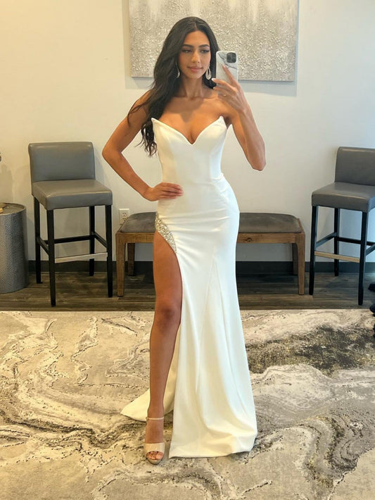 Sophisticated White Strapless V-Neck Long Prom Dress with Slit