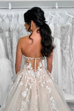 Ball Gown Sweetheart Neckline Tulle Wedding Dress with Appliques